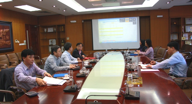 Ký cam kết triển khai kế hoạch SXKD năm 2013 nhóm Gạch ốp lát